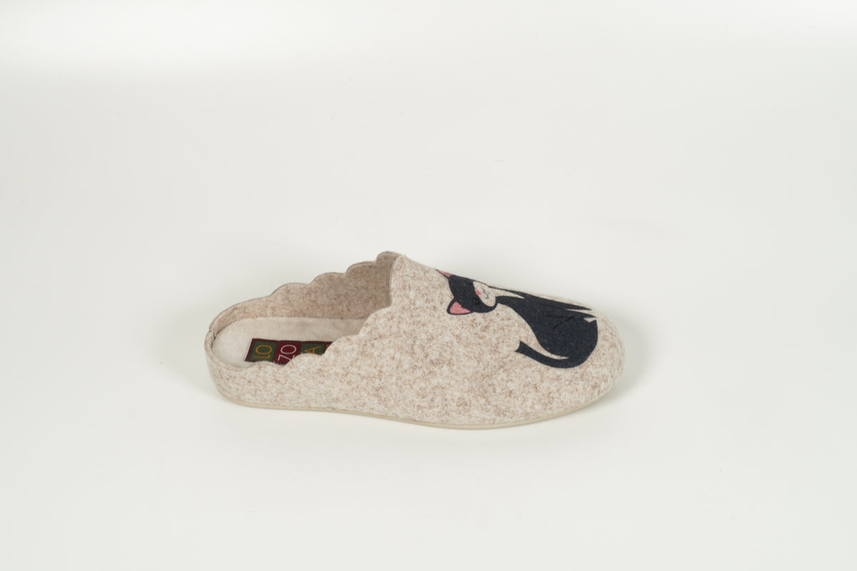 Beige slippers