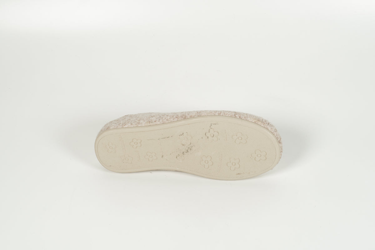 Beige slippers