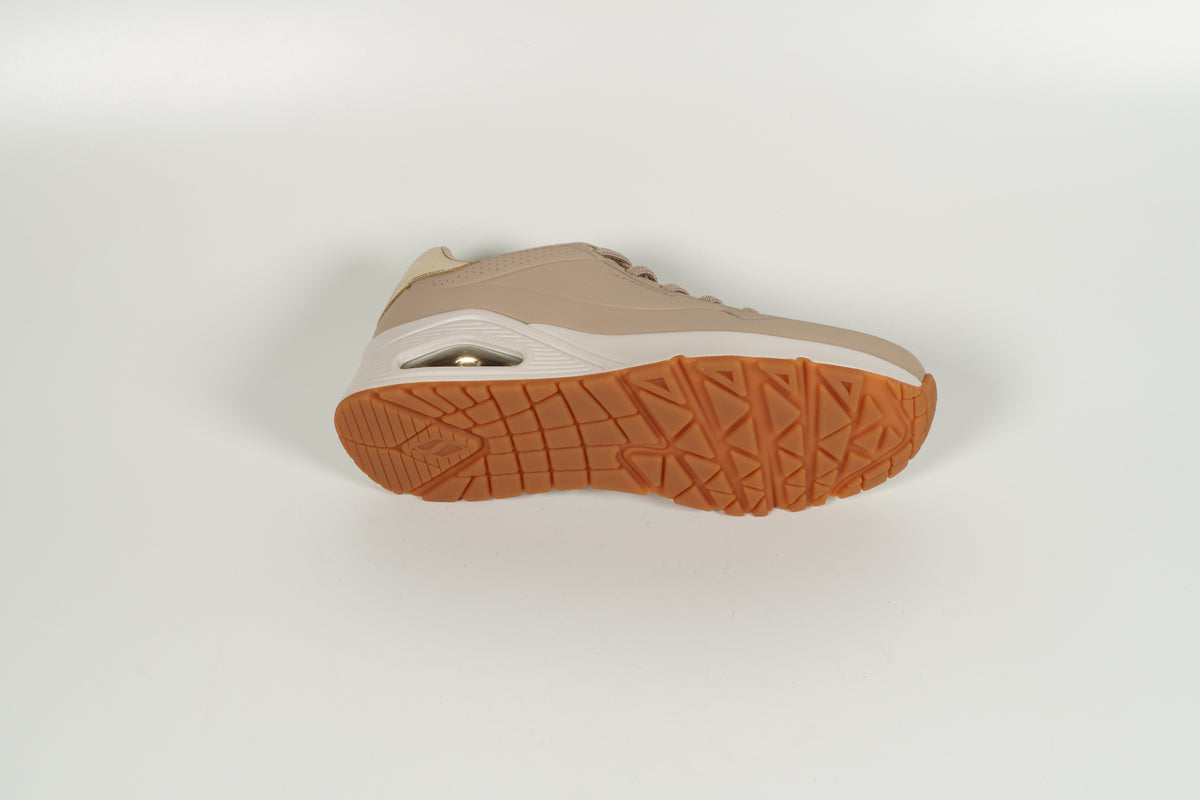 Baskets beiges