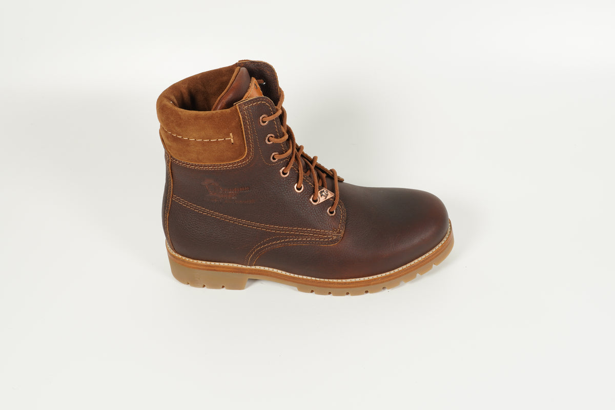 Boot Braun