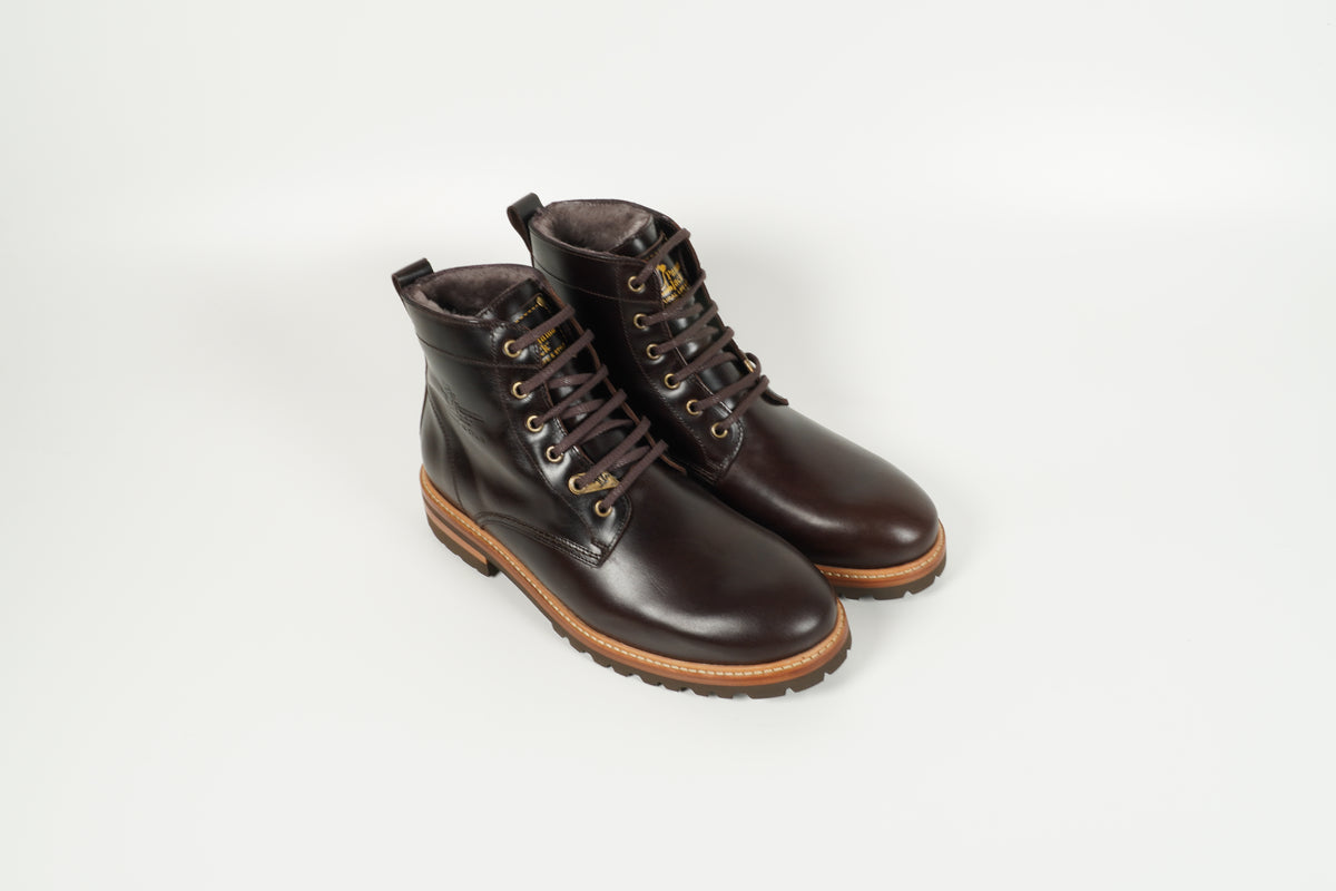 Boot Braun