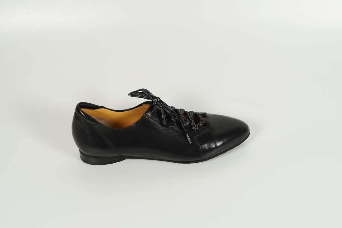 Low Shoe Black