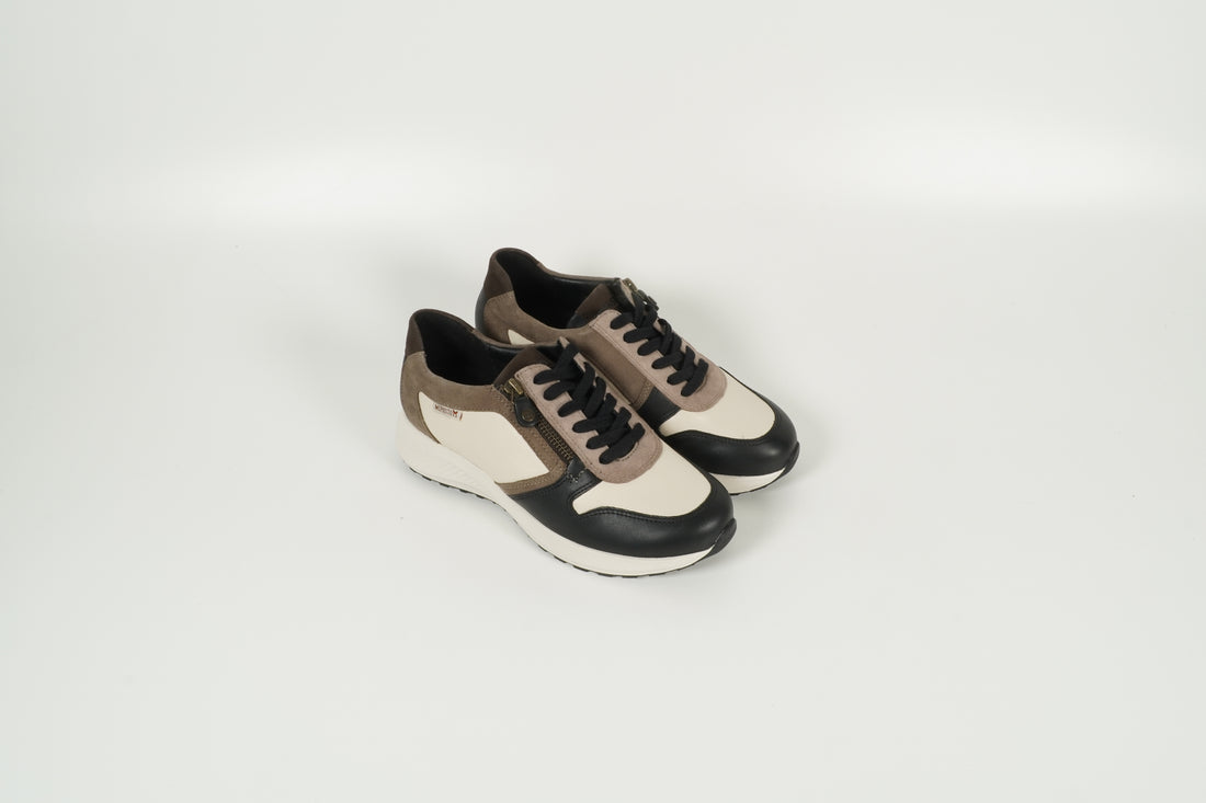 Baskets noires