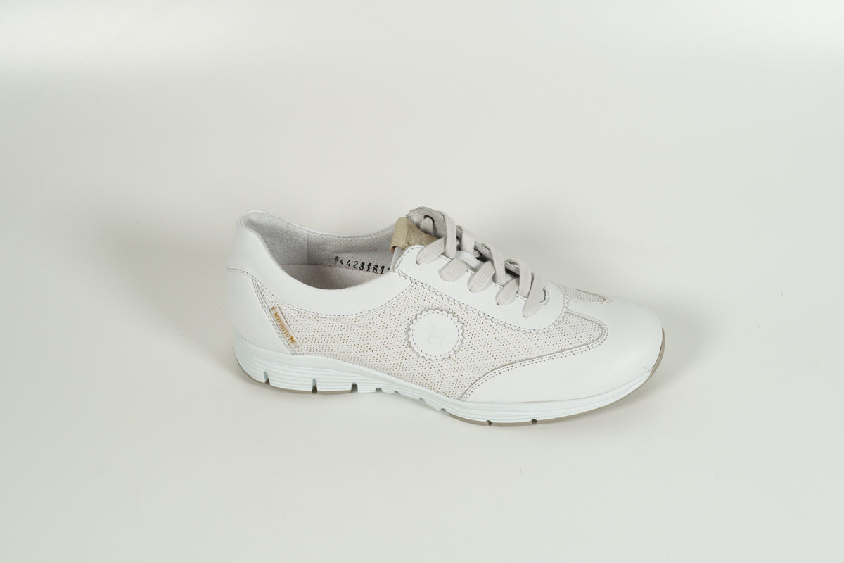 Baskets blanches