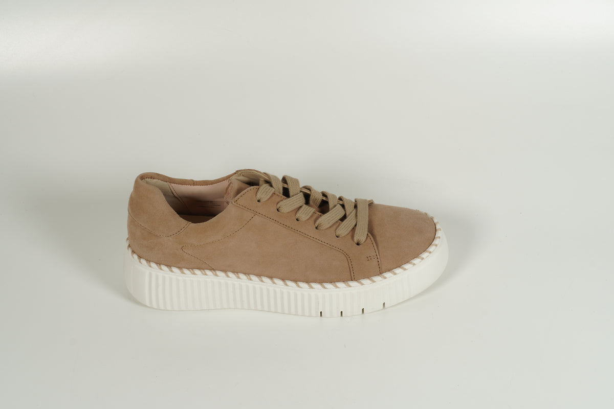 Baskets beiges