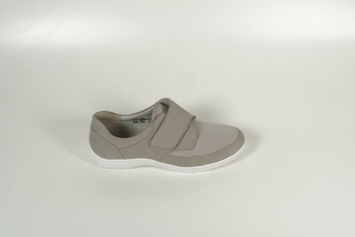 Sneaker Grau