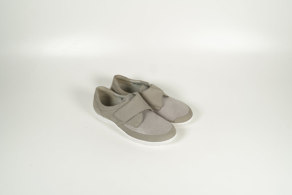 Sneaker Grau