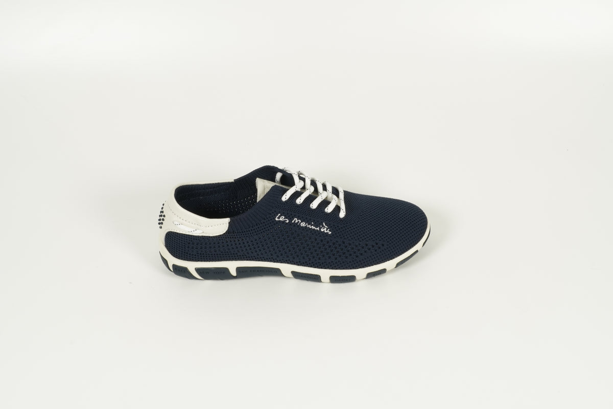 Baskets bleues