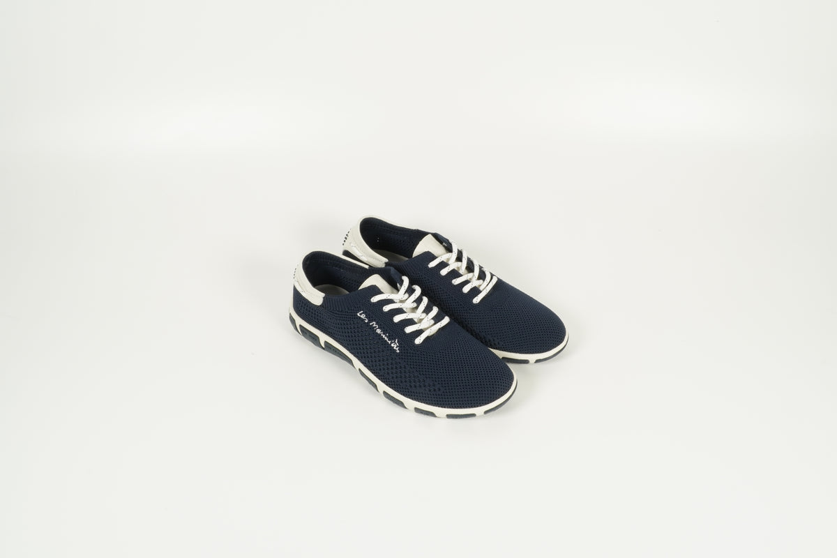 Baskets bleues