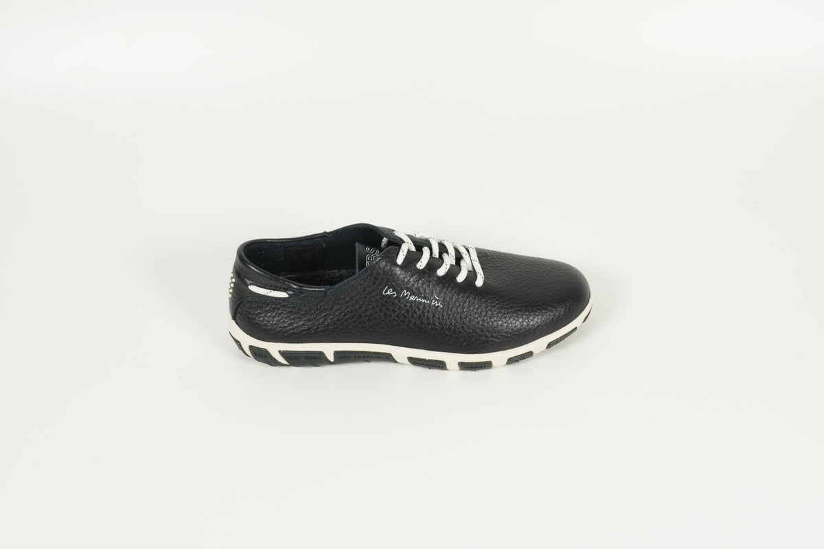 Baskets bleues