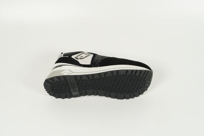 Sneaker Schwarz