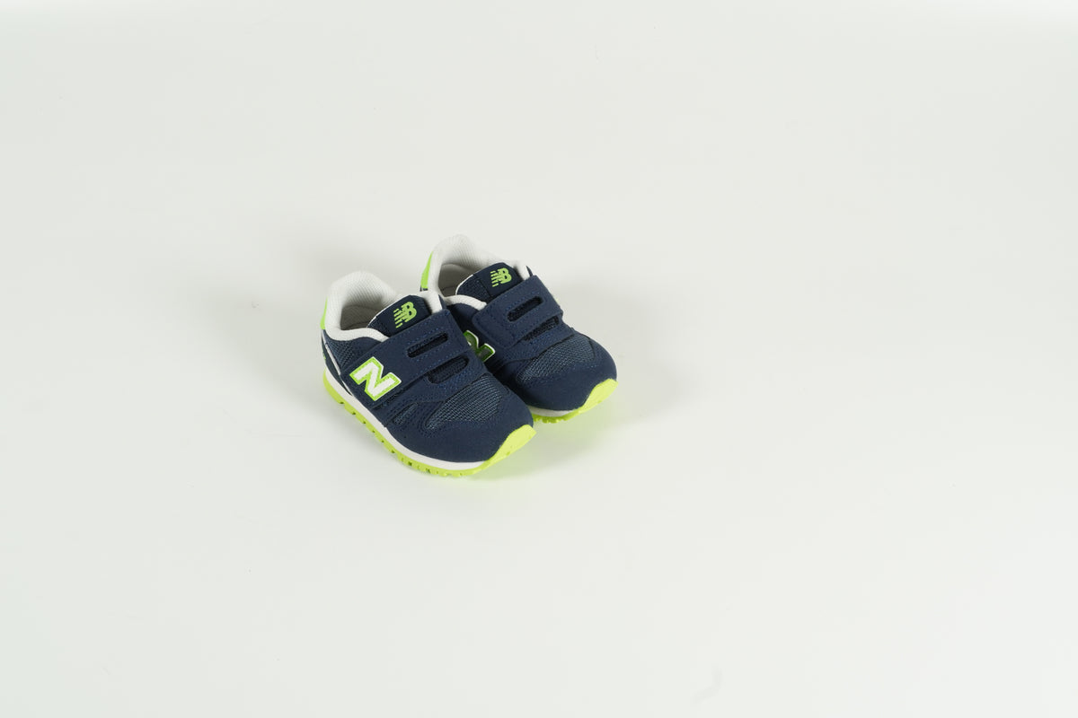 Baskets bleues