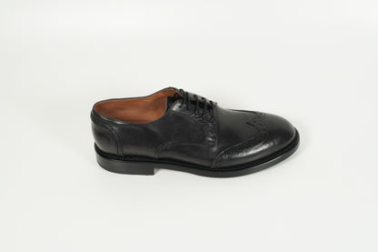 Schnürschuh Schwarz