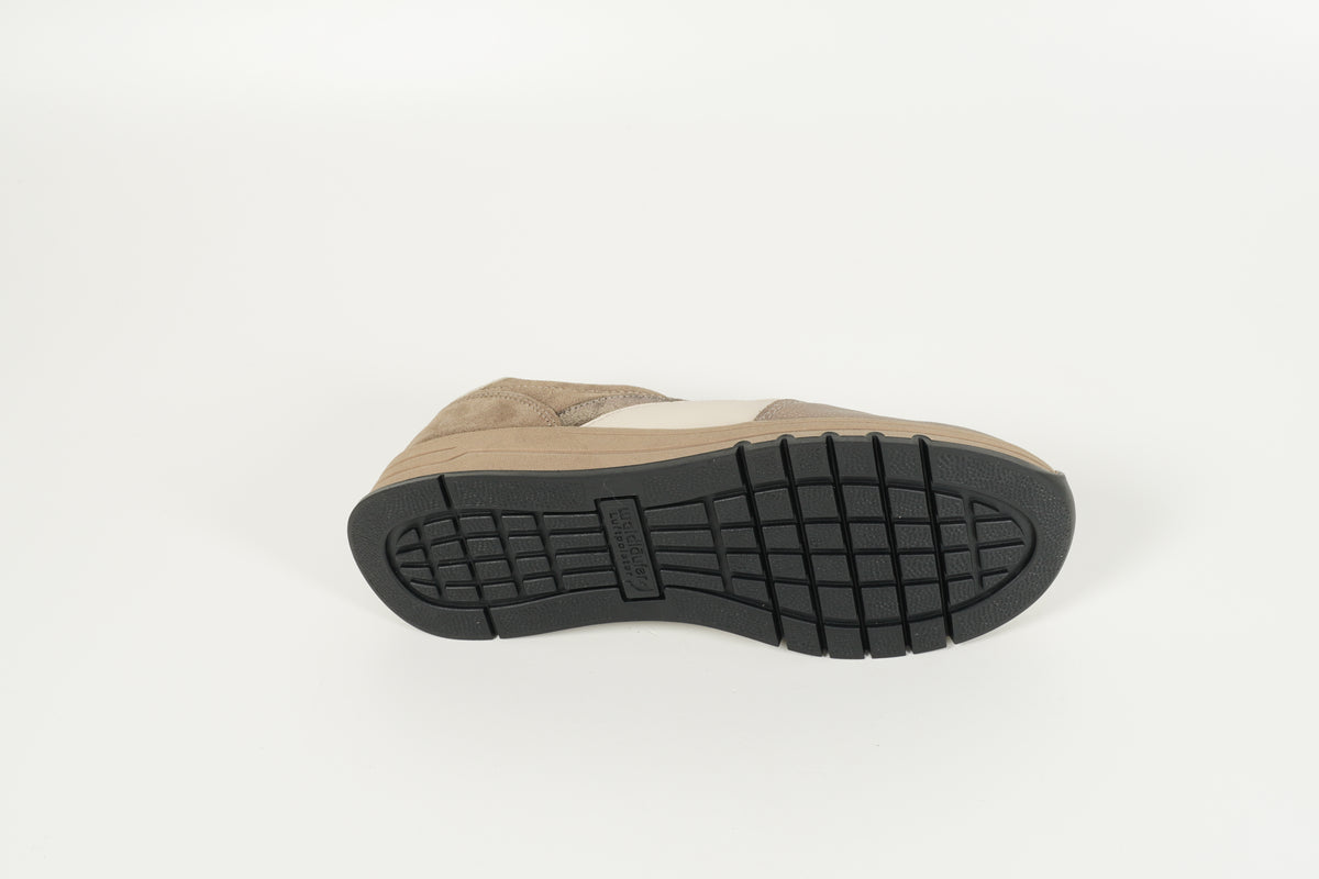 Baskets beiges