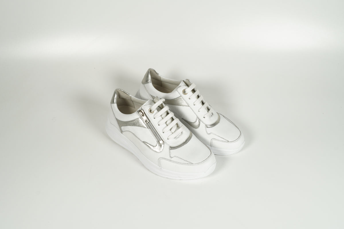Sneaker White