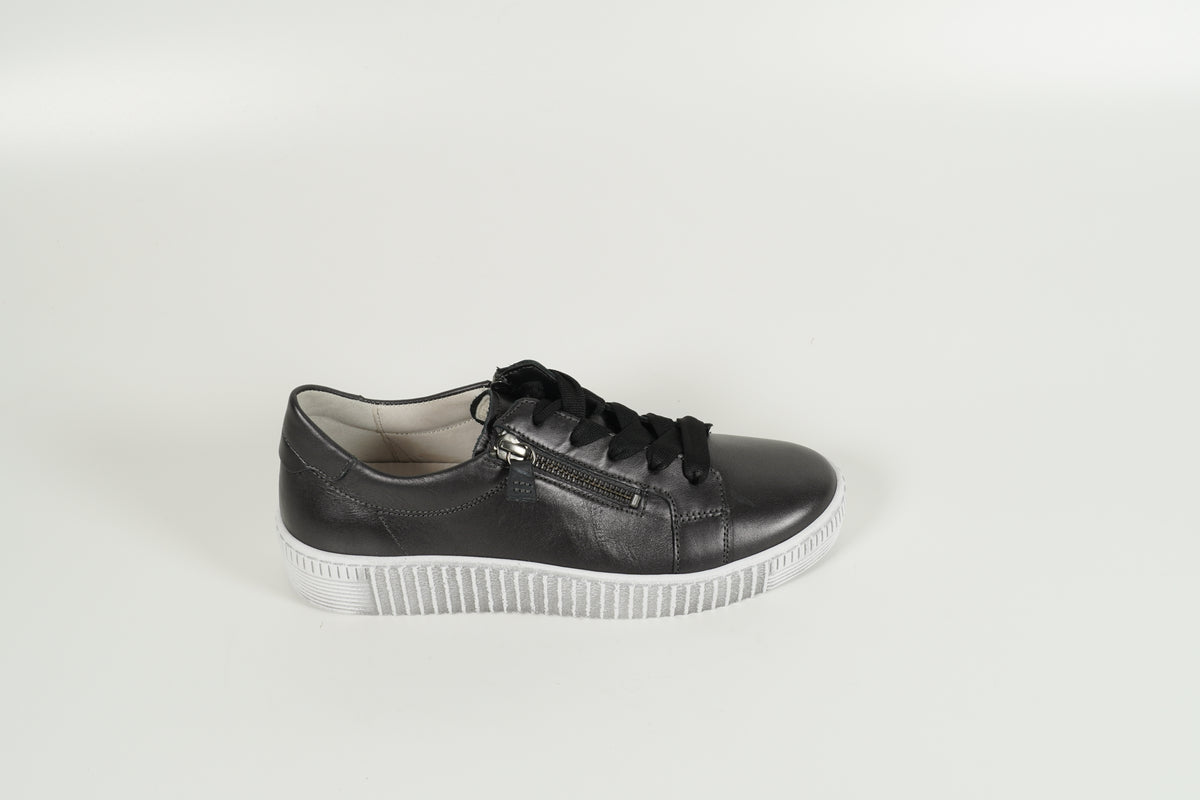 Baskets grises