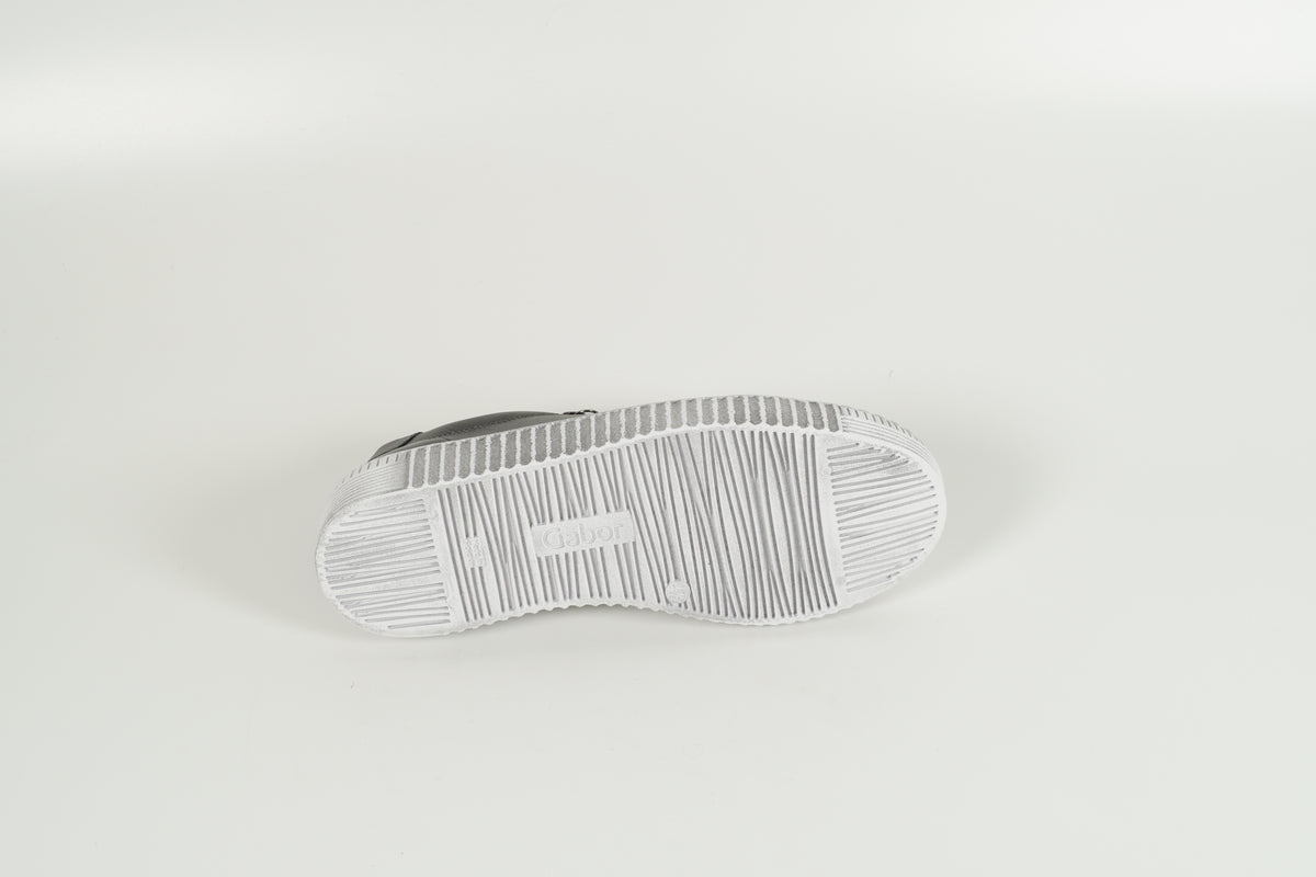 Baskets grises