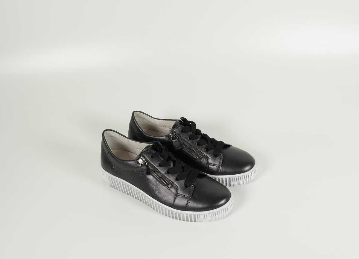 Baskets grises