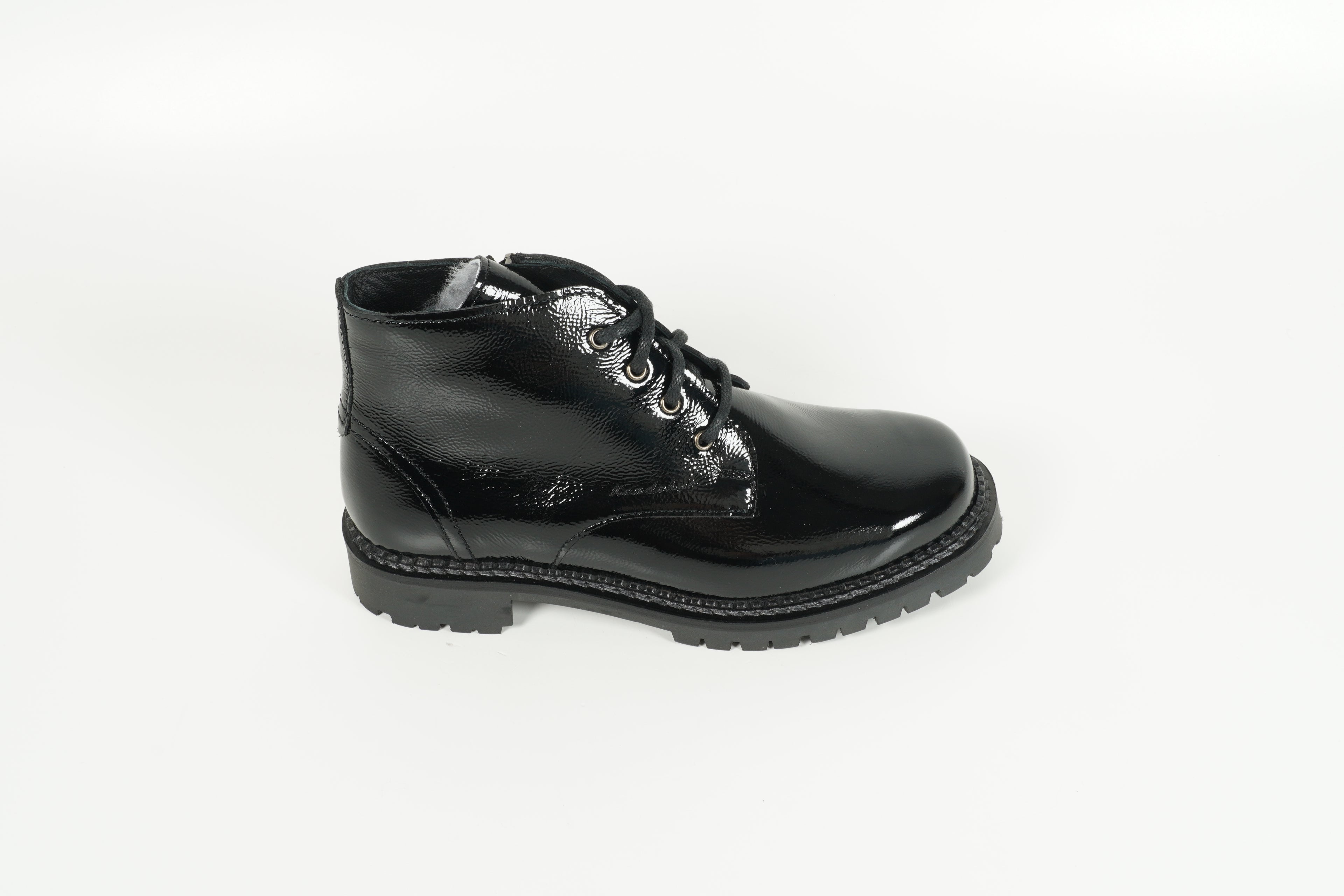 Boot Amara Schwarz