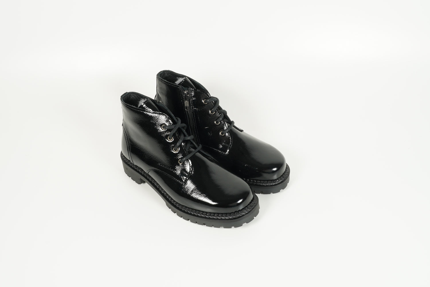 Boot Amara Schwarz