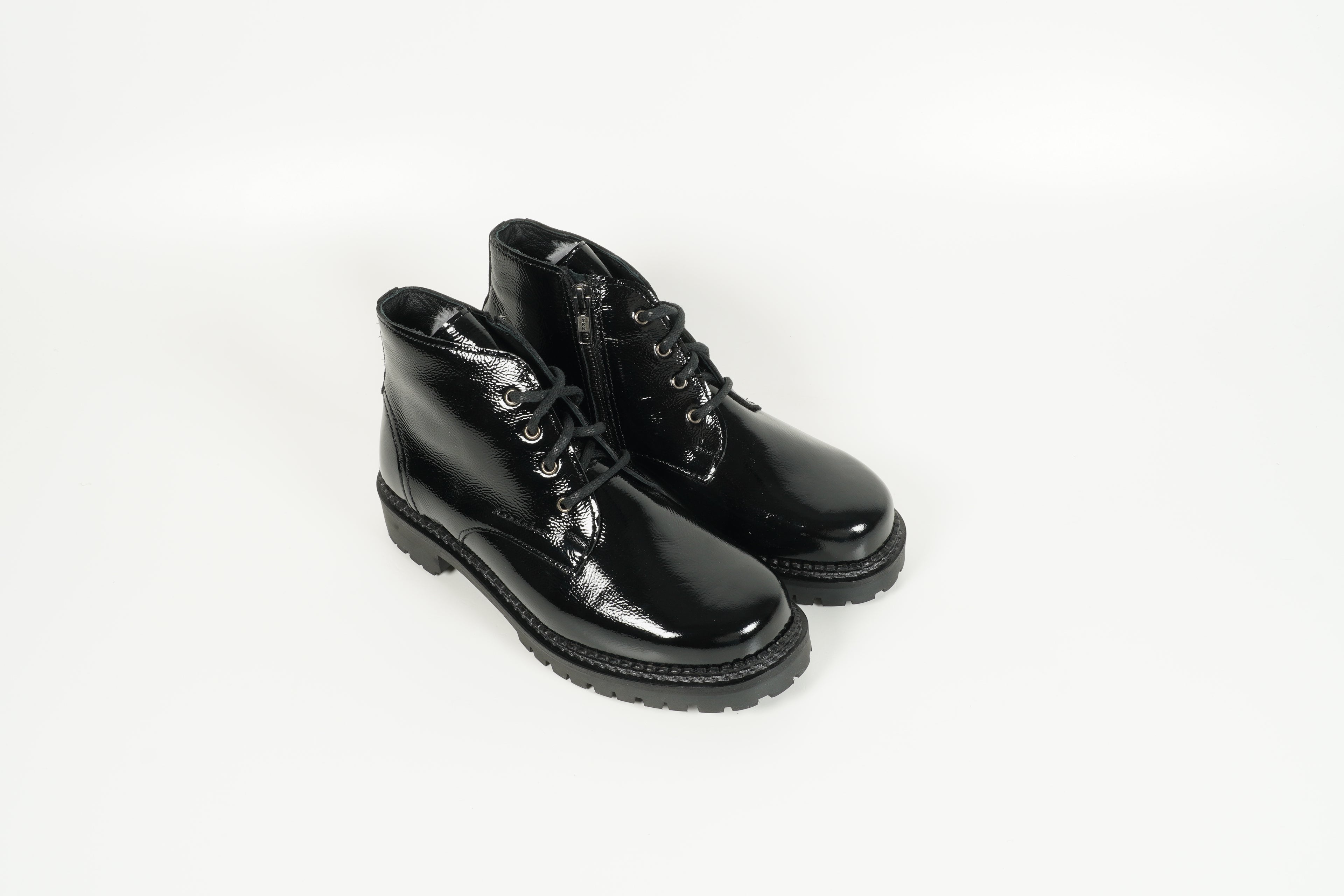 Boot Amara Schwarz