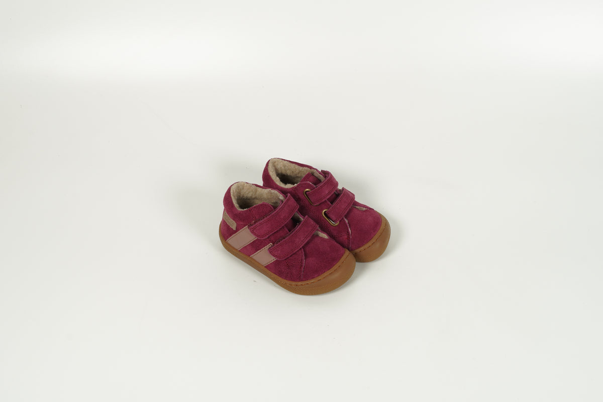 Learning running shoes red