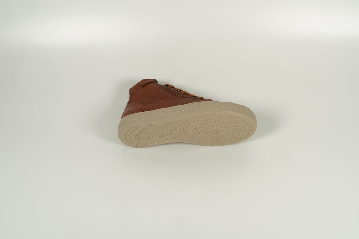 Lace-up brown