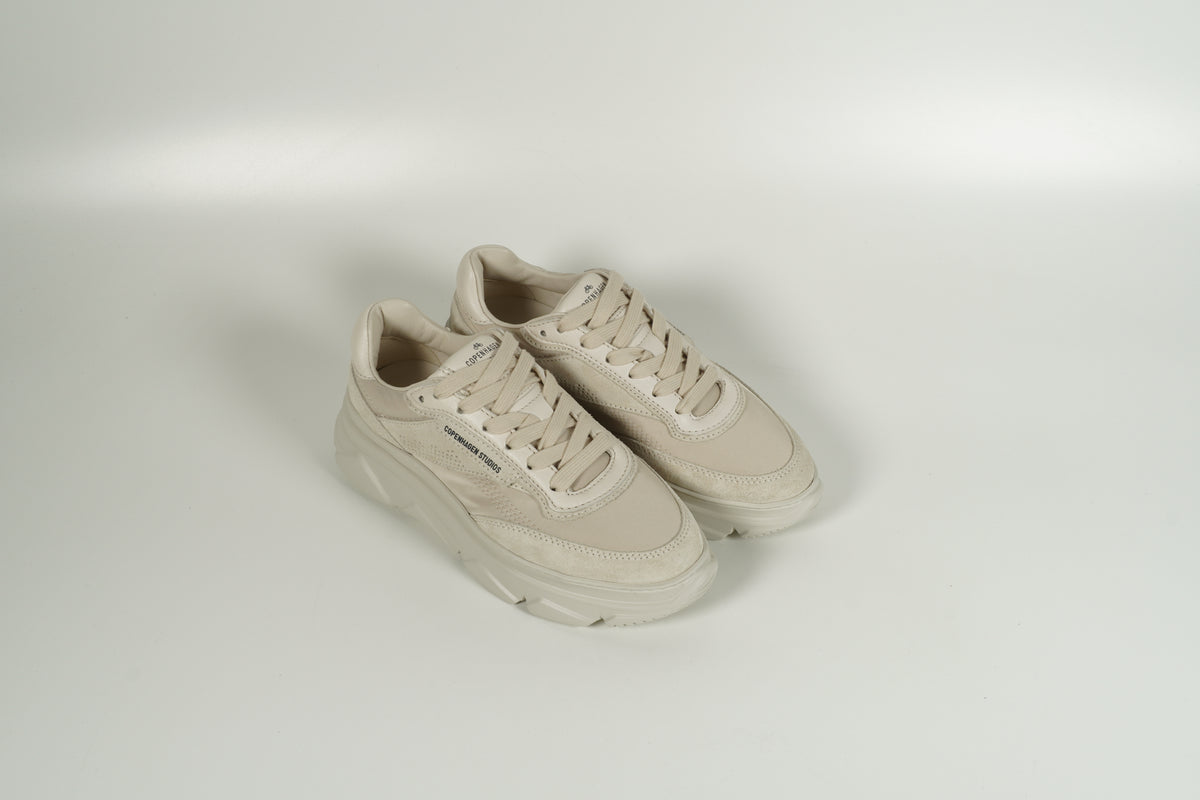 Baskets beiges