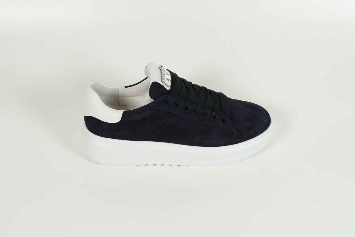 Baskets bleues