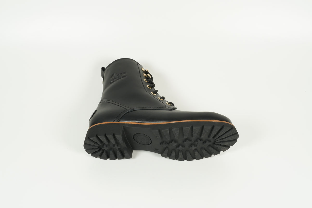 Boot Black