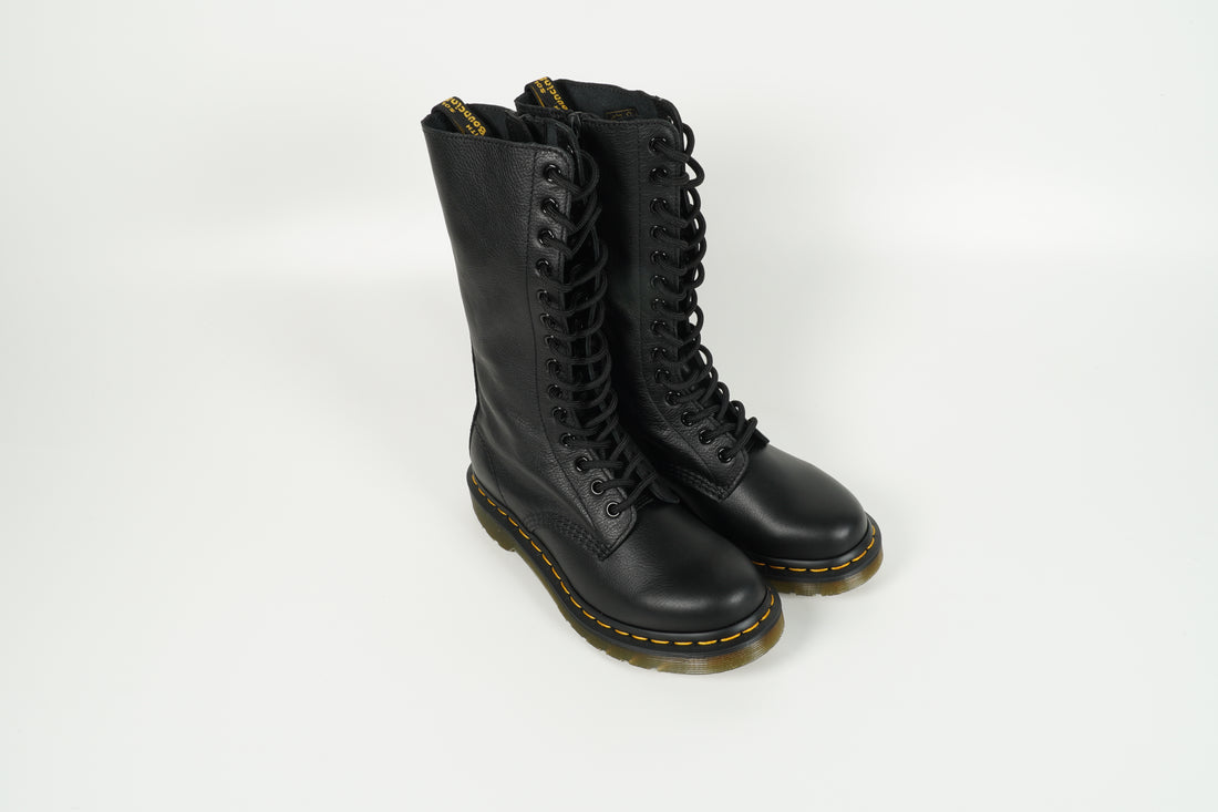 Boot Schwarz
