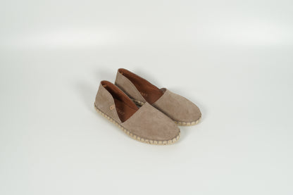 beige low shoe