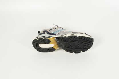 Sneaker Silber