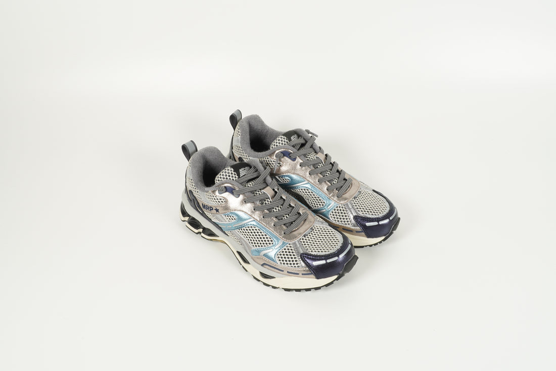 Sneaker Silber