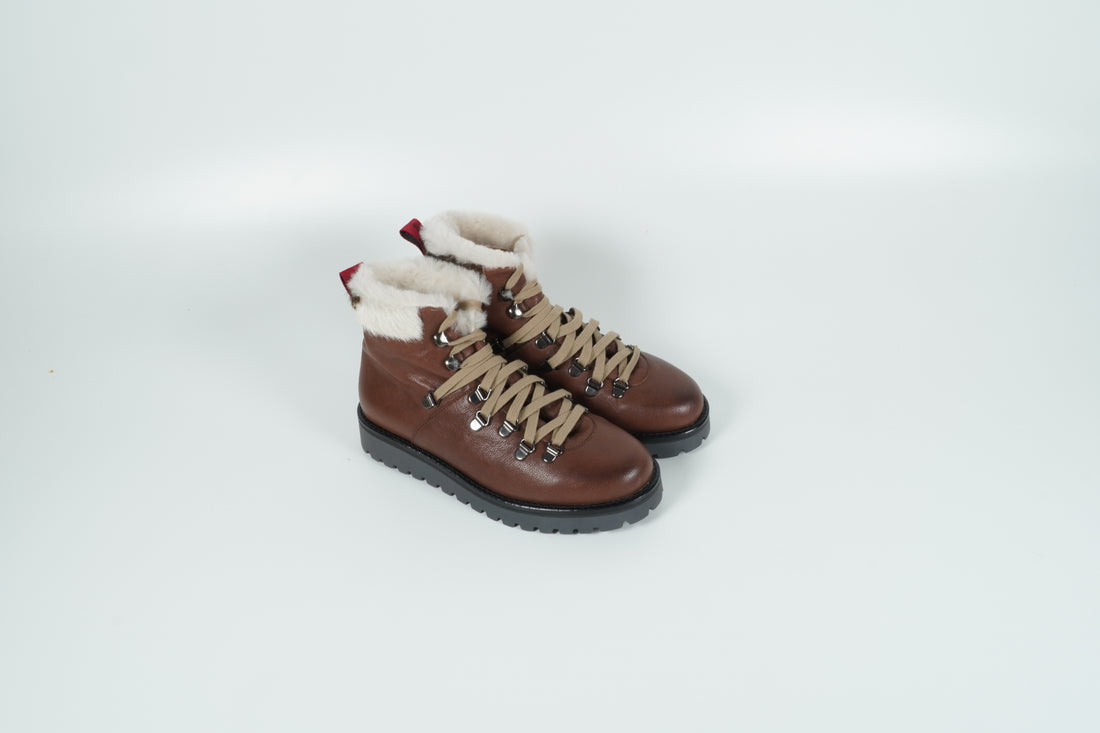Boot Braun