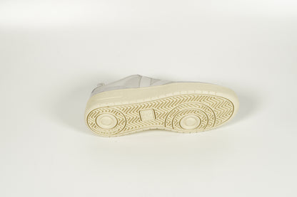 Sneaker Grau