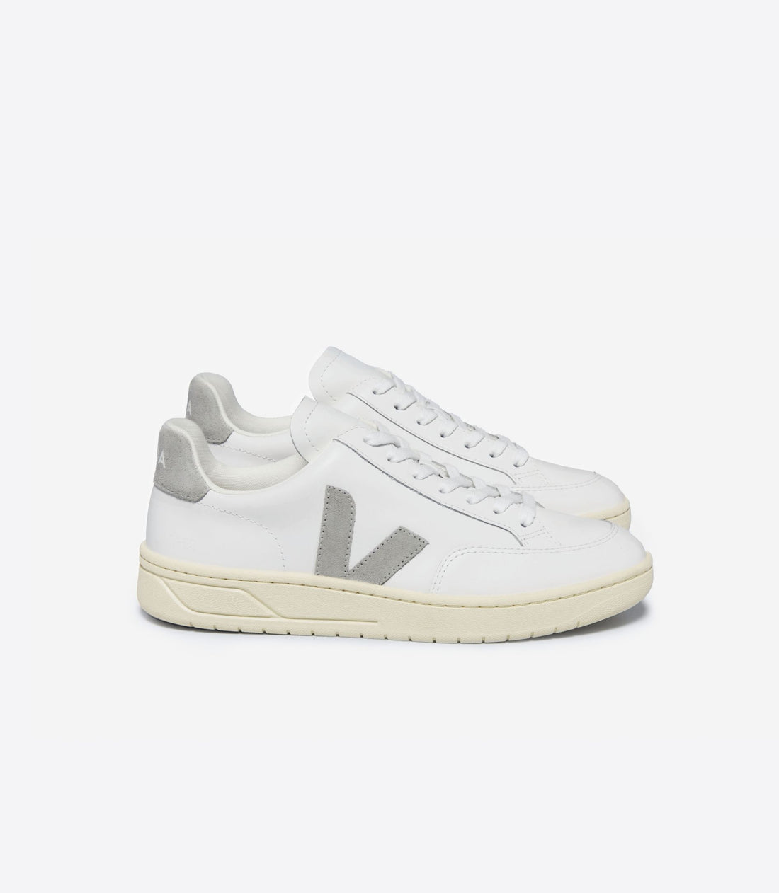 Veja V-12 White Light Grey